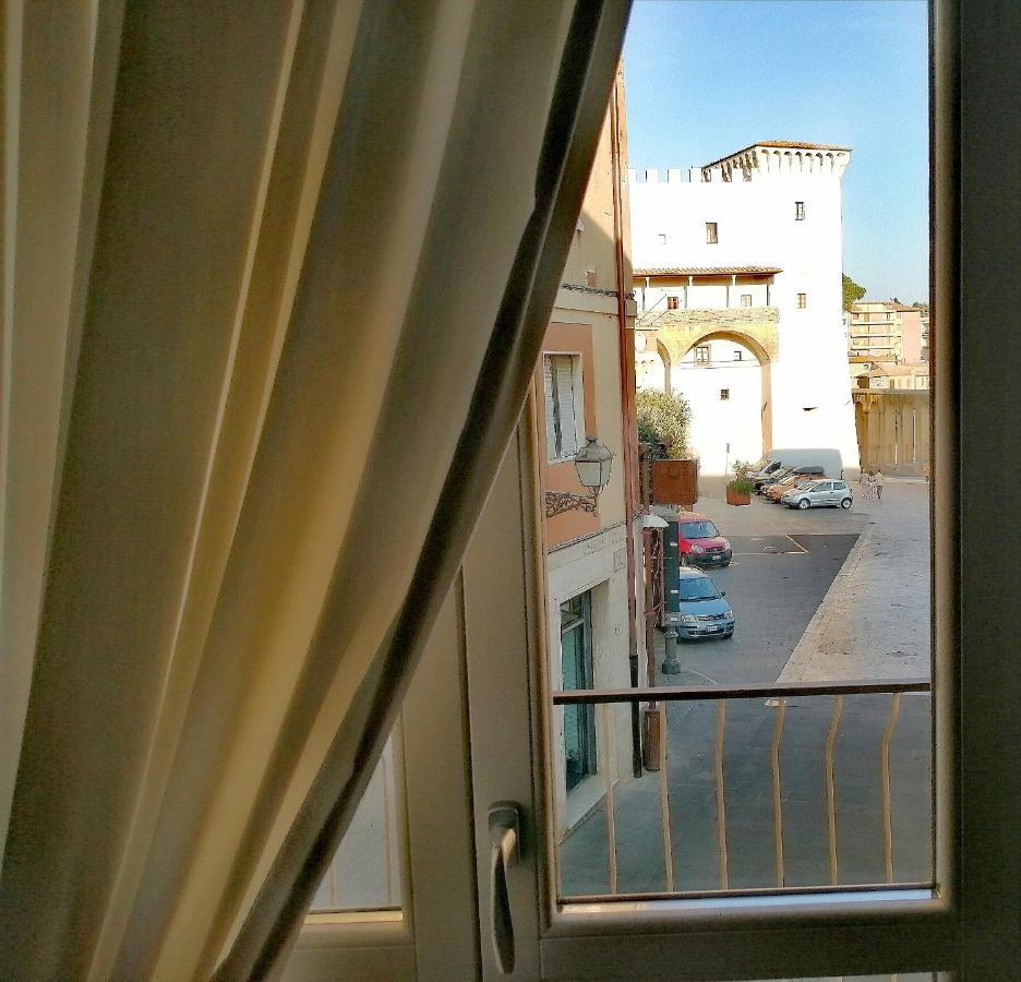 Km 0 Dal Centro By Tiziana Monaldi Hotel Питиляно Екстериор снимка